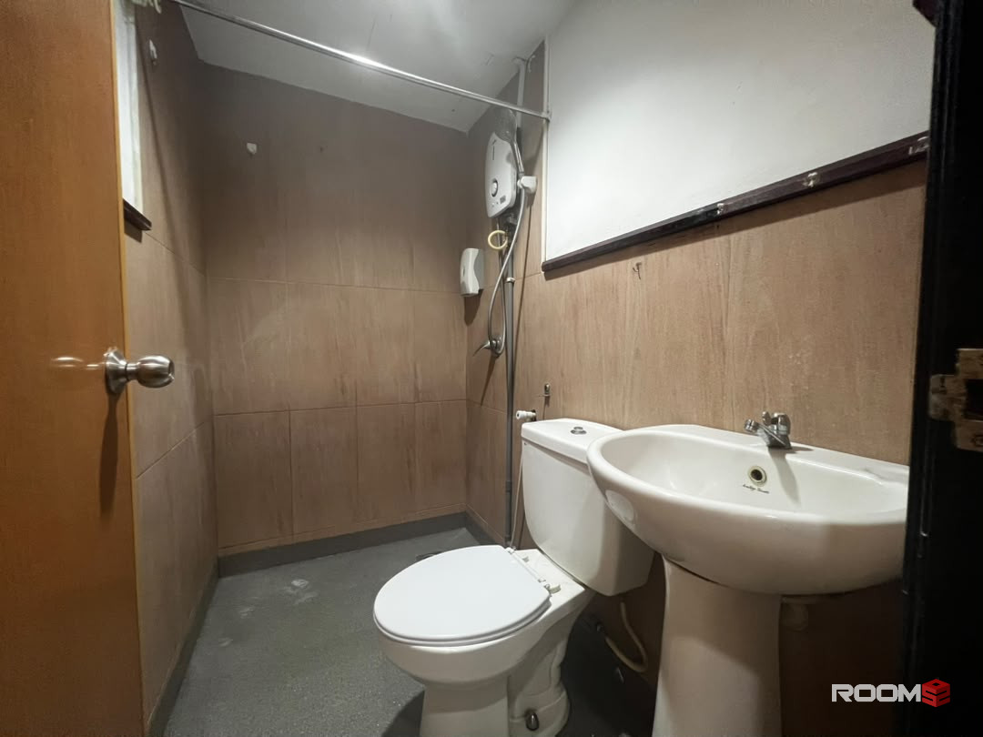 Best Deal 🎯 Fully Furnished 🛋️ Room for Rent near IOI LRT Puchong