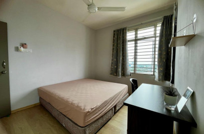 Female room for rent at Larkin Height @ Larkin Idaman