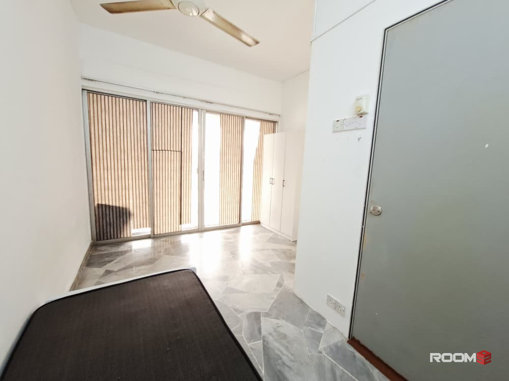 🔥 ZERO DEPOSIT PROMO 🔥 Middle Room for Rent @ 5 mins to One Utama nearby KPMG Tower, Surian Tower, Sunway Giza