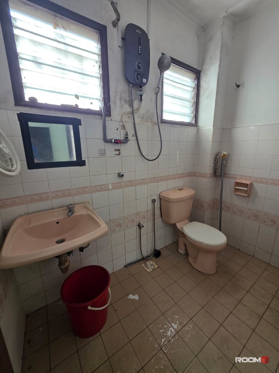 🚩 LOW DEPOSIT PROMO ⭐️ Middle room for rent @ Bukit Mayang nearby Aman Suria, Ara Damansara, One Utama