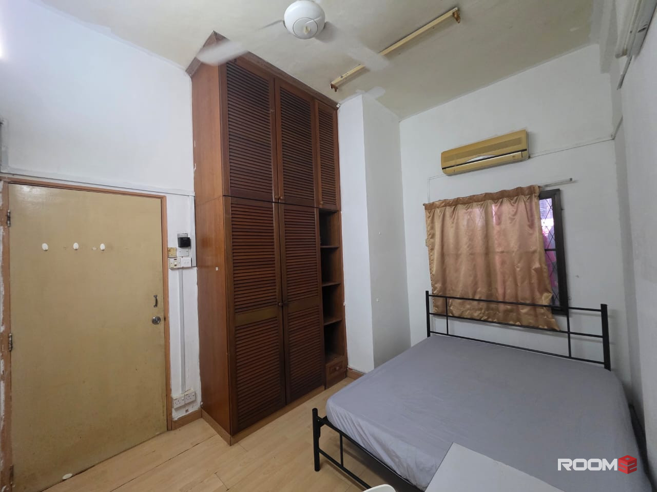 5 mins to LRT Kelana Jaya 🚶🏼 LIMITED Queen Bed Room for rent @ SS 4C