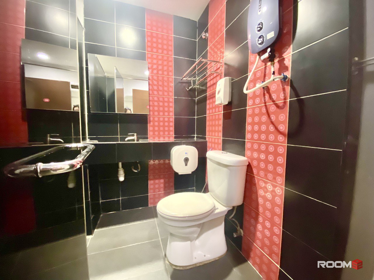 Say No More Deposit ‼️ Can Stay With Your Bestie 👭 Affordable Room 💰 At SS4, Kelana Jaya 👏🏻