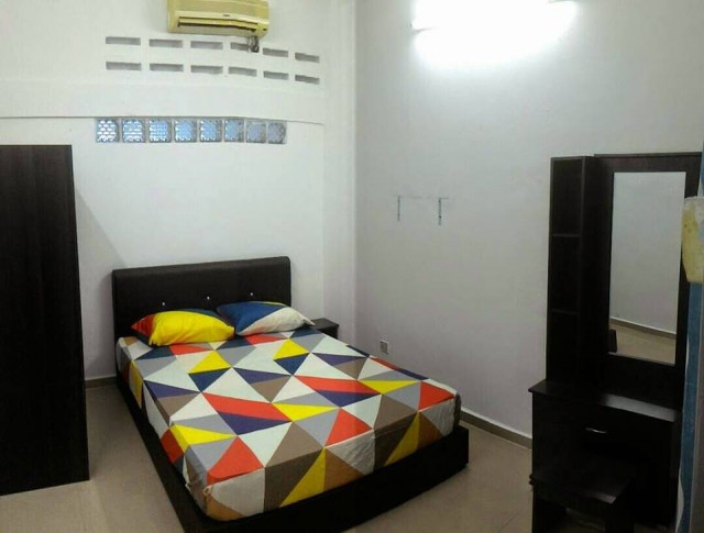 Room at SS14, Subang Jaya NEAR LRT SS18 with High Speed Wifi