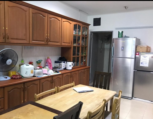 DAMEN/USJ NEAR LRT FREE WIFI ROOM FOR RENT