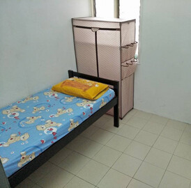 Nearby LRT Puchong Jaya Station! Available Room to Rent at Jalan Kenari, Bandar Puchong Jaya!