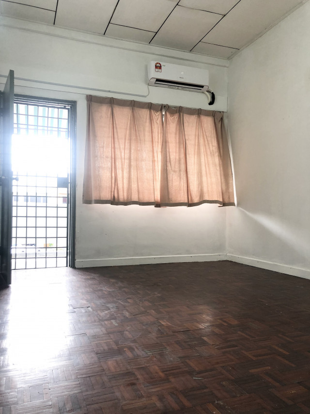 cheap room rental in SS2 !! Short term available!!