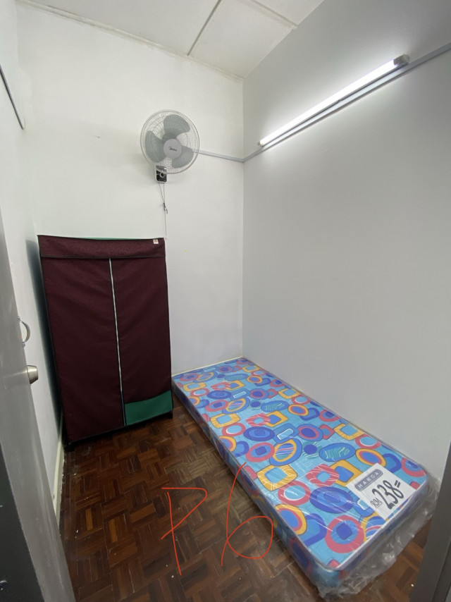PJ SS2/10 ROOM FOR RENT with LOW DEPOSIT!!