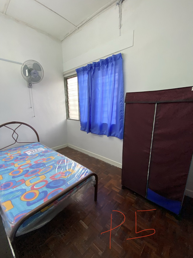 PJ SS2/10 ROOM FOR RENT with LOW DEPOSIT!!