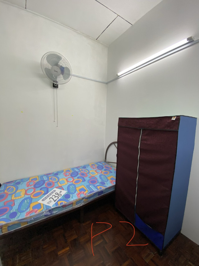 PJ SS2/10 ROOM FOR RENT with LOW DEPOSIT!!