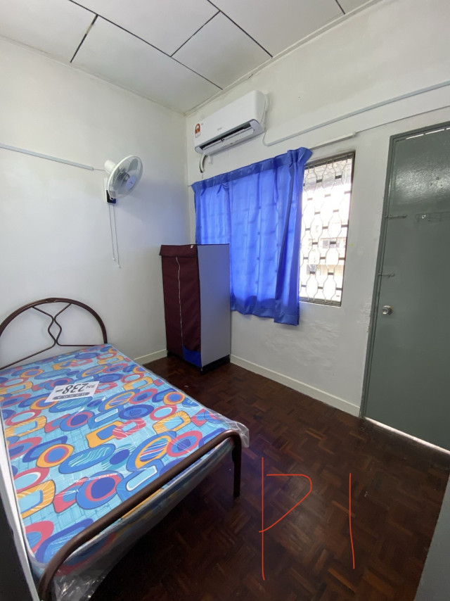 PJ SS2/10 ROOM FOR RENT with LOW DEPOSIT!!