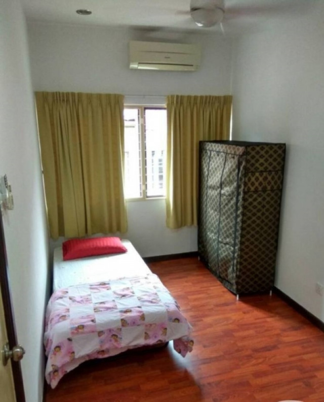 Limited Medium Room to Rent at Bandar Puchong Jaya! Free Highly Speed WiFi!