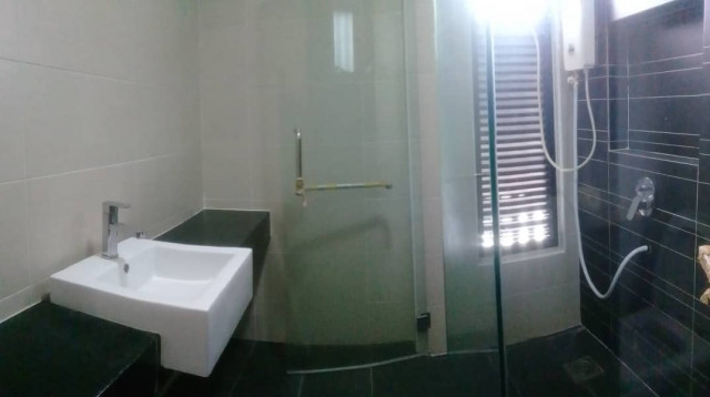 Room for Rent at Kota Kemuning with Unlimited WiFi