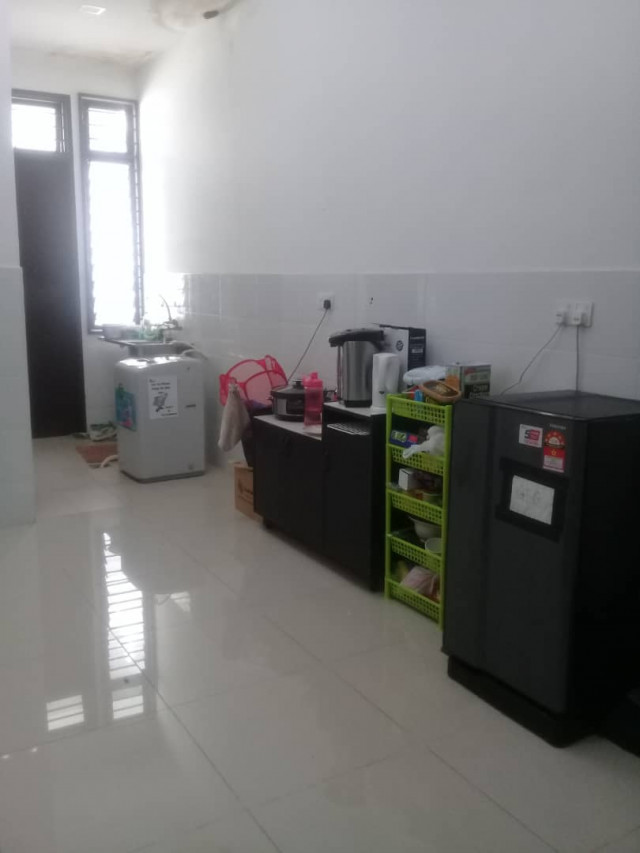 Room for Rent at Kota Kemuning with Unlimited WiFi