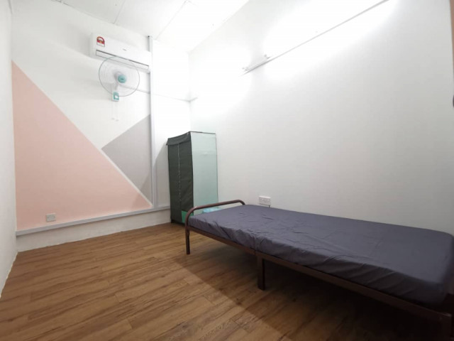 New! Limited Medium Room to Rent at Jalan Bayan, Bandar Puchong Jaya!