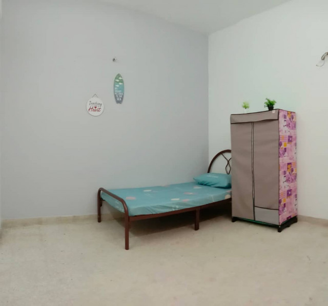 Limited Medium Room to Let at Jalan Bayan, Bandar Puchong Jaya!