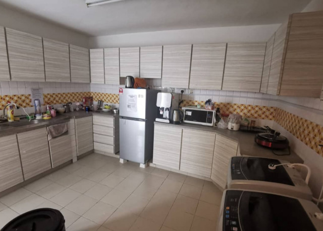 Modern MIDDLE AFFORDABLE Room For Rent