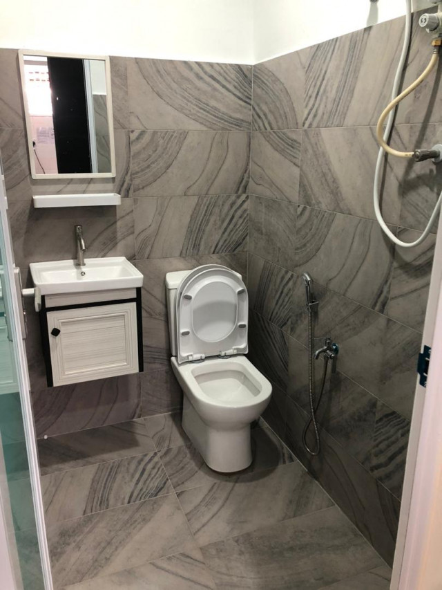 Looking for Housemate 👀 Room Available at SS2, Petaling Jaya with High Speed WI-FI