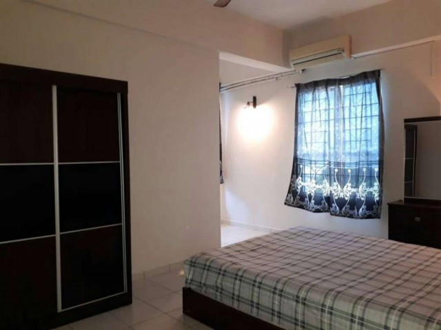 Nice! Available Medium Room to Rent at Jalan Bayan, Bandar Puchong Jaya!