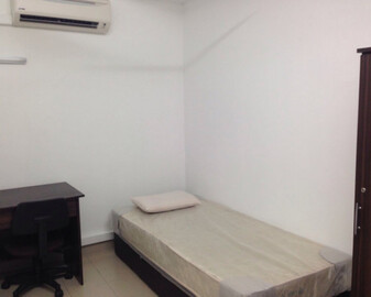New! Limited Medium Room to Rent at Jalan Bayan, Bandar Puchong Jaya! Weekly Cleaning Services Provided!