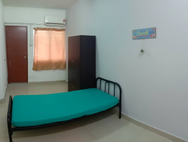 Pj SS25 ROOM FOR RENT!! NEAR LEMBAH SUBANG LRT!