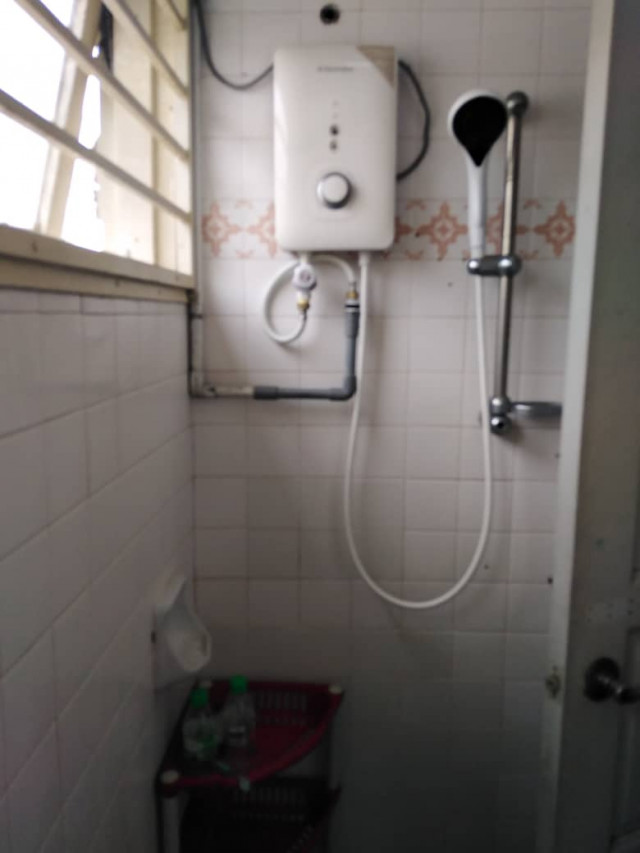 MEDIUM ROOM IN BANDAR UTAMA 1