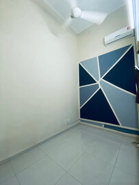 Available room in Petaling Jaya