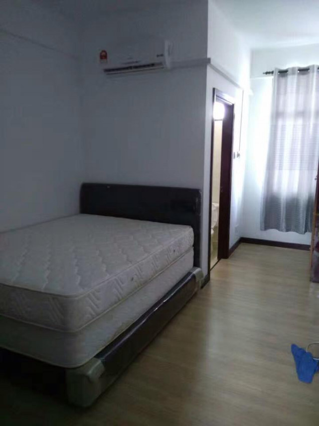 New! Limited Medium Room to Rent at Jalan Bayan, Bandar Puchong Jaya with Highly Speed WiFi!