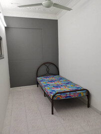Room for rent in Taman Sea!!!