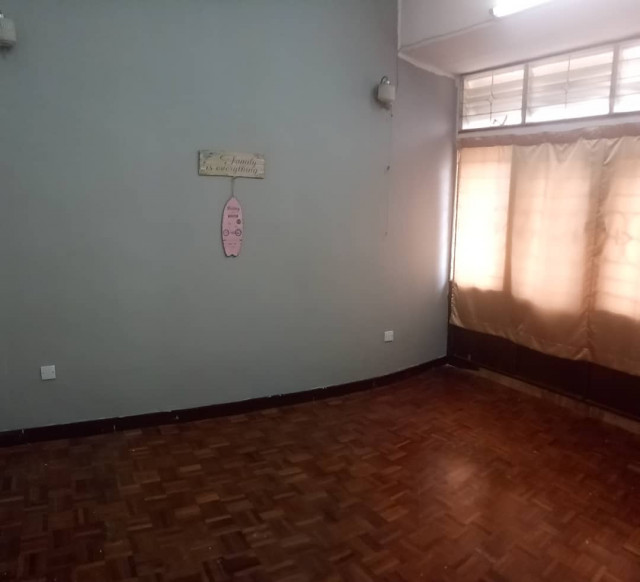 Pj SS3 Medium room for rent FREE WIFI WALKING DISTANCE TO TAMAN BAHAGIA LRT