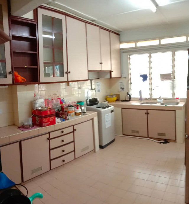 Pj SS3 Medium room for rent FREE WIFI WALKING DISTANCE TO TAMAN BAHAGIA LRT