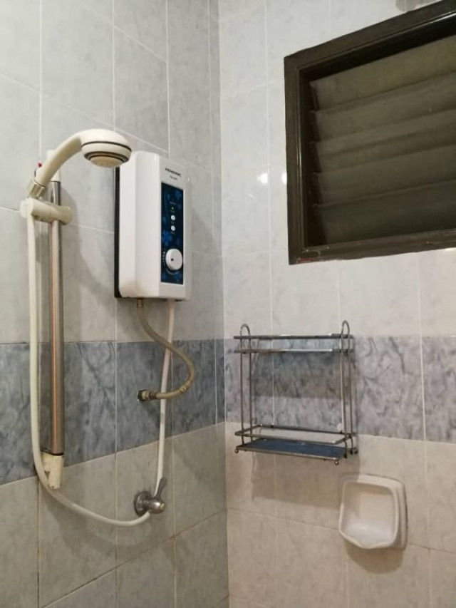 Hot areas USJ room for rent. Just Walk to Taipan LRT Station