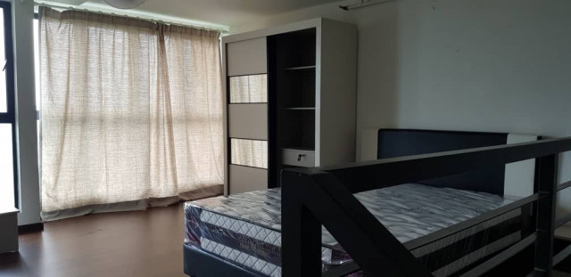Medium Room to Let at Bandar Bukit Puchong. Weekly Cleaning and Maintenance Provided!