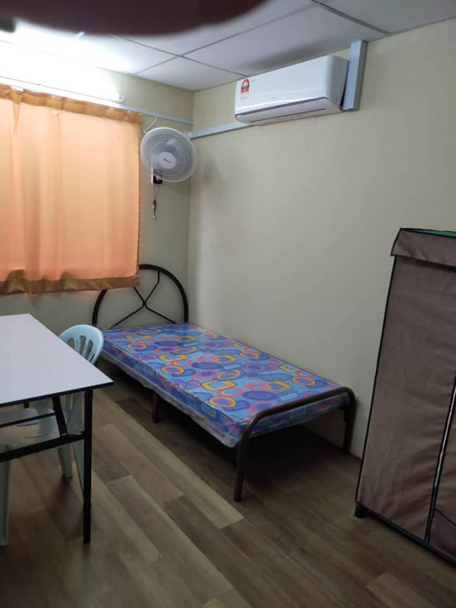 Room for rent. Walking distance Sungai Besi LRT Station