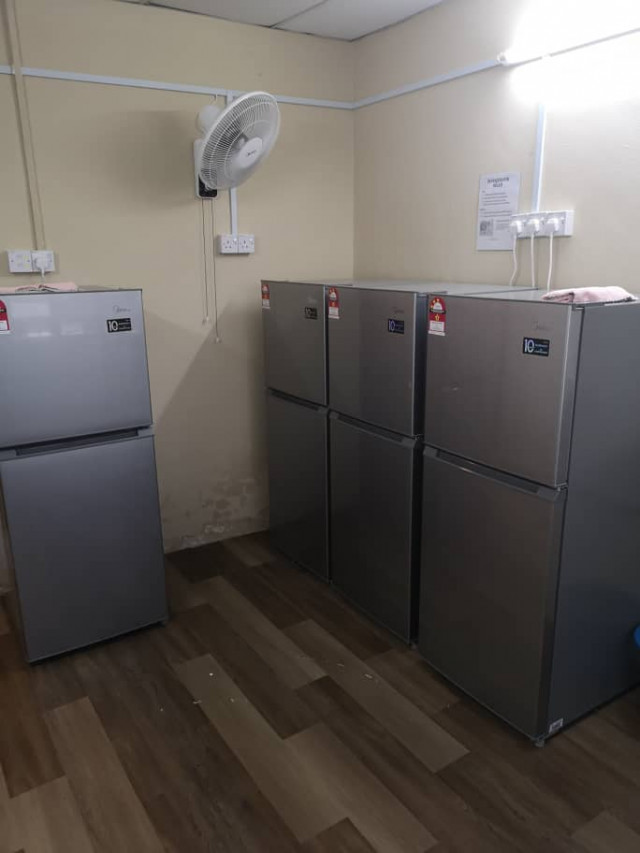 Room for rent. Walking distance Sungai Besi LRT Station