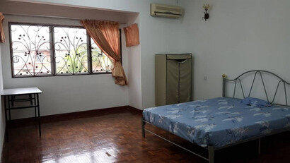 Limited Comfortable Medium Room to Rent at Jalan Bayan, Bandar Puchong Jaya.!