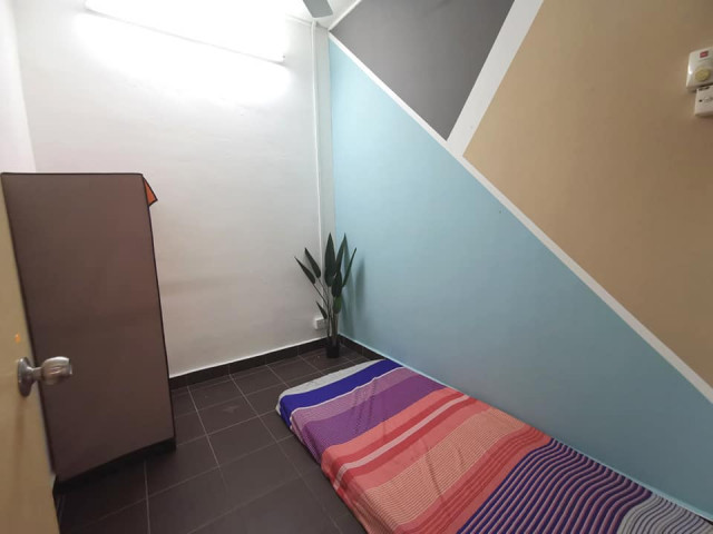 Room for Rent at Damansara Jaya with Facilities Provided
