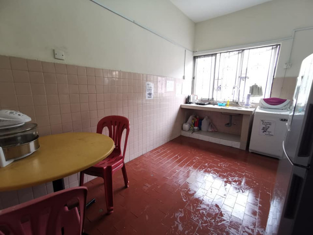 Room for Rent at Damansara Jaya with Facilities Provided