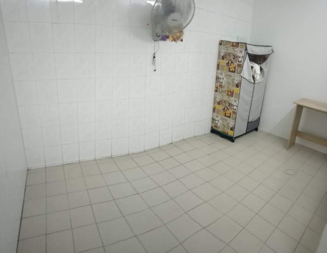 Available room in Subang Jaya