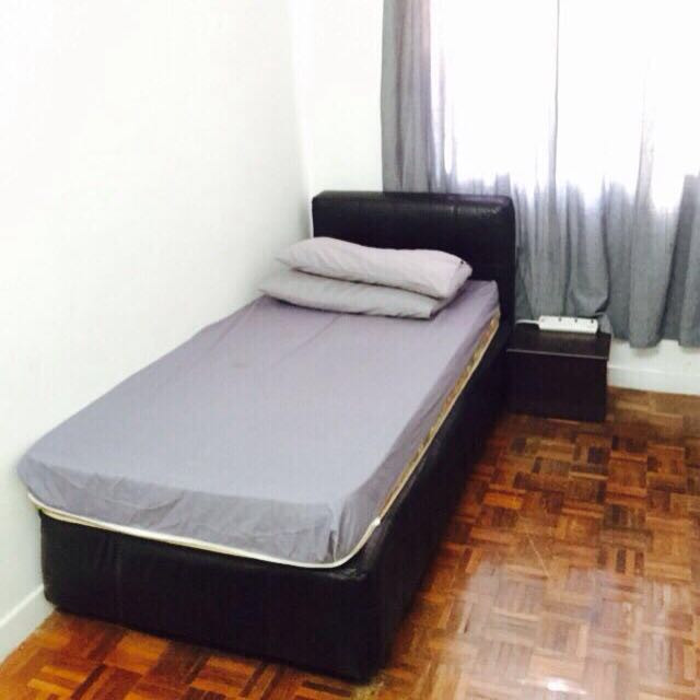 Nice! Medium Room to Rent at Jalan Kenari, Bandar Puchong Jaya. With Free Highly Speed WiFi!