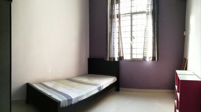 Medium Room is Now Available at Jalan Tempua, Bandar Puchong Jaya. Weekly Cleaning and Free WiFi Provided!