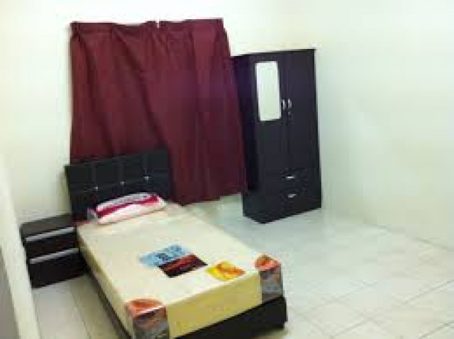 Hot Area! Limited Medium Room to Rent at Jalan Tempua, Bandar Puchong Jaya. Lowest Rate!