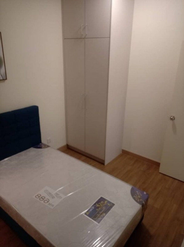 Medium Room at Jalan Bayan, Bandar Puchong Jaya is Now Available and Ready to Move In Immediately!