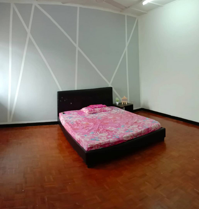 New! Medium Room is Now Available at Bandar Kinrara, Puchong. Free Weekly Cleaning Services!