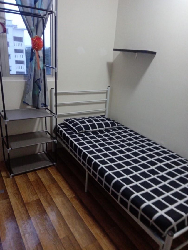 Nice! Medium Room to Rent at Jalan Tempua, Bandar Puchong Jaya. Free Highly Speed WiFi!
