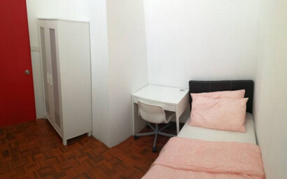 Great! Limited Medium Room to Rent at Jalan Tempua, Bandar Puchong Jaya. Maintenance and Cleaning Provided.