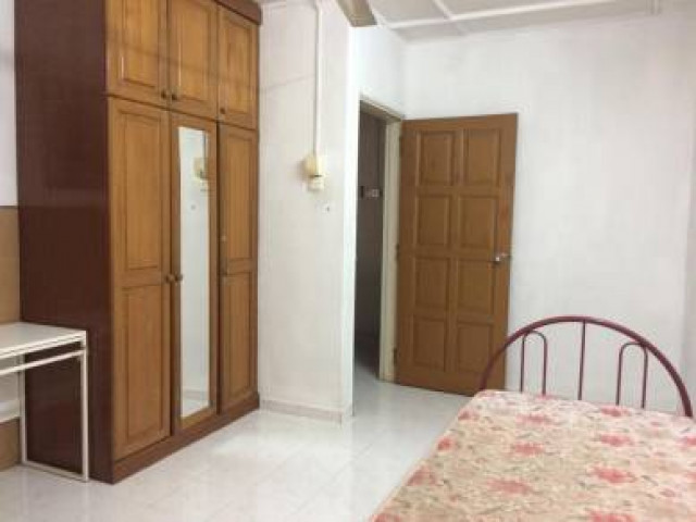 Nice! Medium Room to Rent at Jalan Tempua, Bandar Puchong Jaya. Limited Room nearby LRT and MRT!