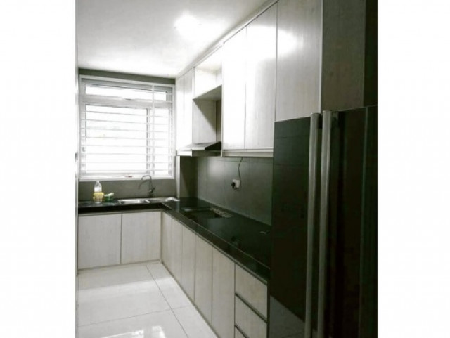 Nice! Medium Room to Rent at Jalan Tempua, Bandar Puchong Jaya. Room Nearby MRT and LRT!