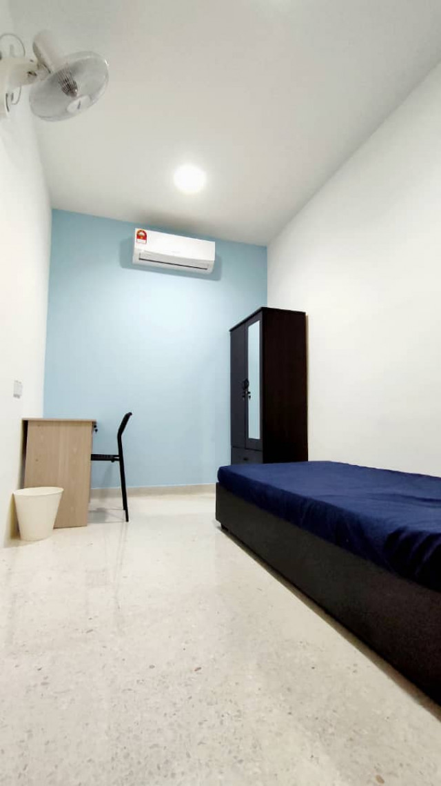 PJ SS2 ROOM FOR RENT!! LOW DEPOSIT