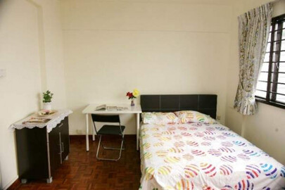 Great! Hot Area at Jalan Tempua, Bandar Puchong Jaya is Now Available Medium Room for Rent. Weekly Cleaning and 100 Mbps WiFi Provided.