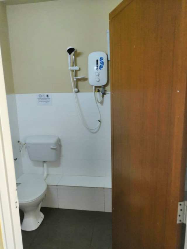 Limited Room at Kelana Jaya! Walking distance to LRT!!